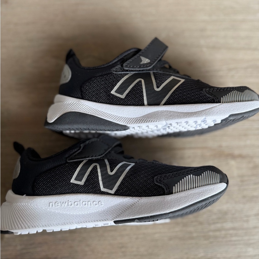 NWOT- NEW BALANCE Kids - Dynasoft 545 V1 Running Sneaker